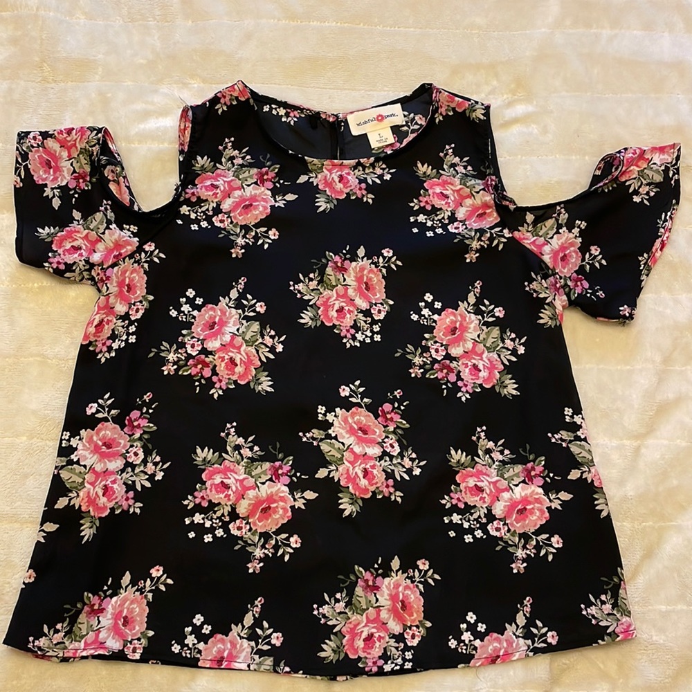 Off shoulder shirt